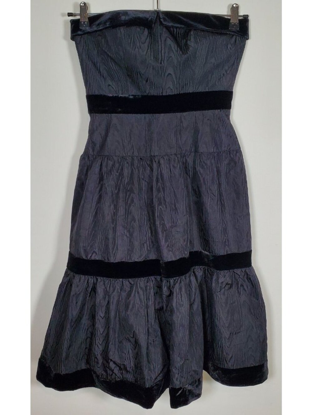 Kay Unger Women's / Teen's  Size 4   Black  Dress Waist  28 Inches